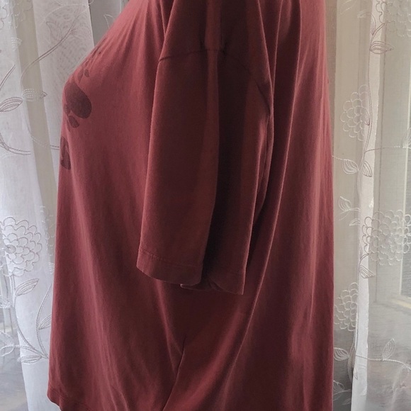 Roots T-shirt red emblem size  large short sleeve - Picture 5 of 8